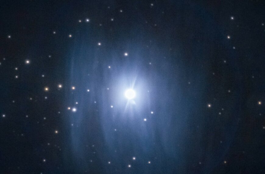 IC 349 der kleine Besucher bei den Plejaden M45 (Foto)