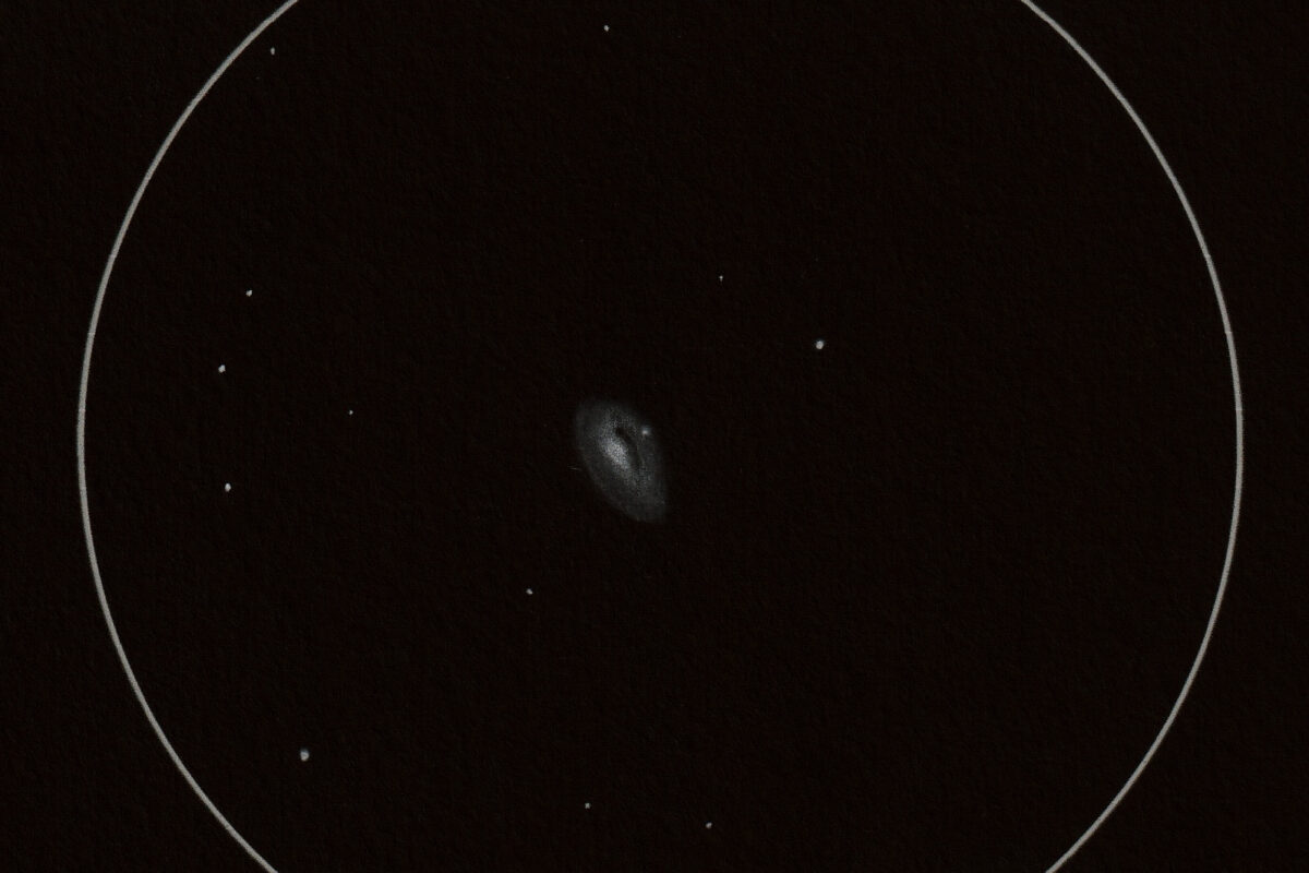 M 64 Black-Eye – Ein seltsamer Punkt in der Galaxie (Zeichnung)